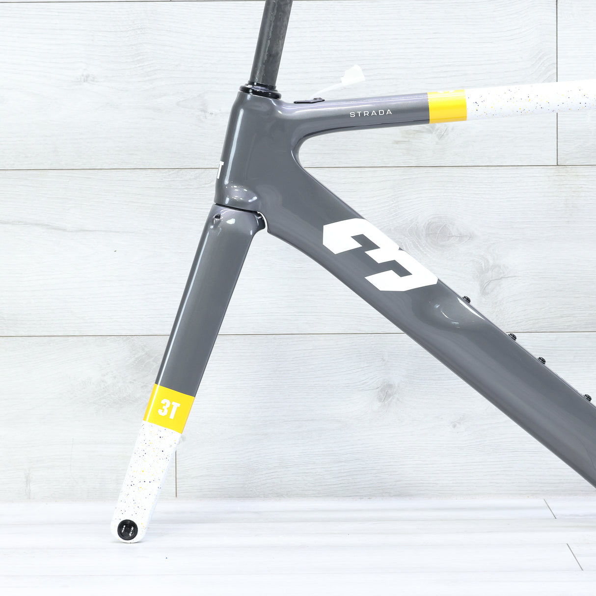 3T Strada 1x Disc Brake Aero Road Bike Frameset 700c Grey/Gold - X-Small