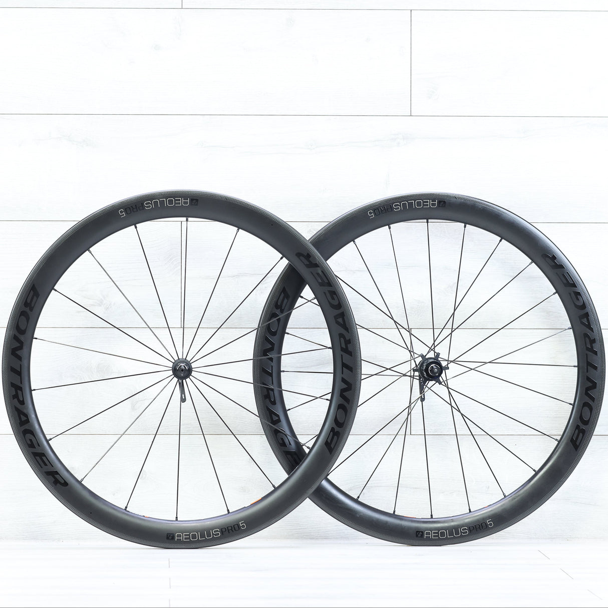 Bontrager Aeolus Pro 5 TLR Carbon Rim Brake Wheelset Shimano/SRAM 11 Speed