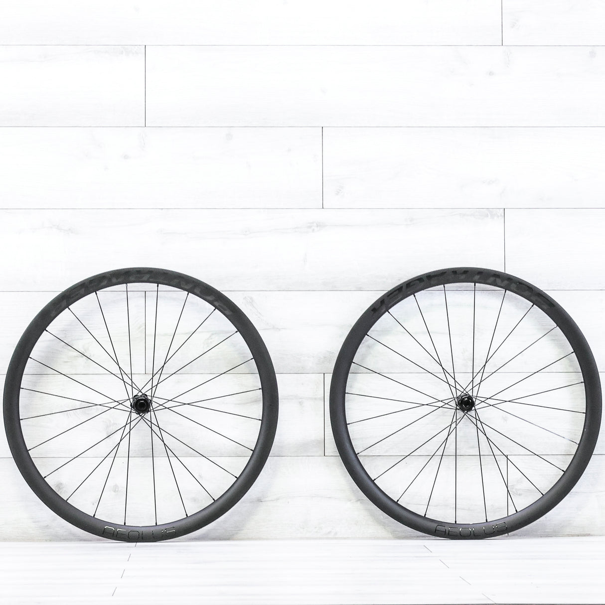 Bontrager Aeolus Pro 37 TLR Carbon Disc Wheelset - 700c, Tubeless, Center Lock, XDR 12-Speed