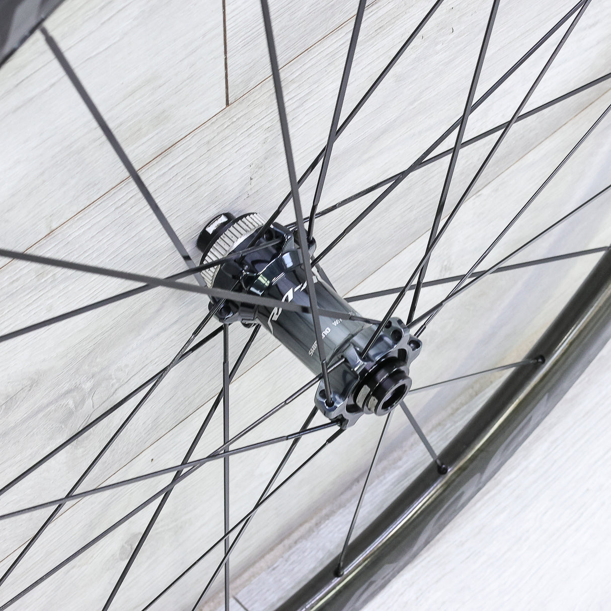 Shimano Dura-Ace C40 Carbon Wheelset - 700c, Tubeless, Center Lock, HG 11 - Speed