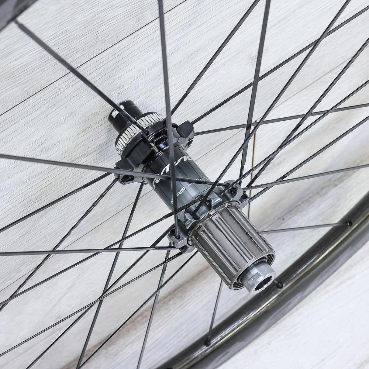 Shimano Dura-Ace C40 Carbon Wheelset - 700c, Tubeless, Center Lock, HG 11 - Speed