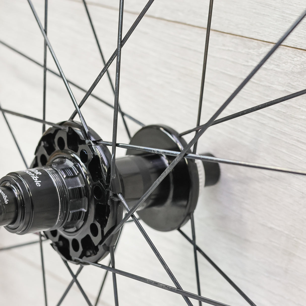 Giant SLR 1 42 Carbon Road Disc Wheelset - 700c, Tubeless, Center Lock, XDR 11/12-Speed