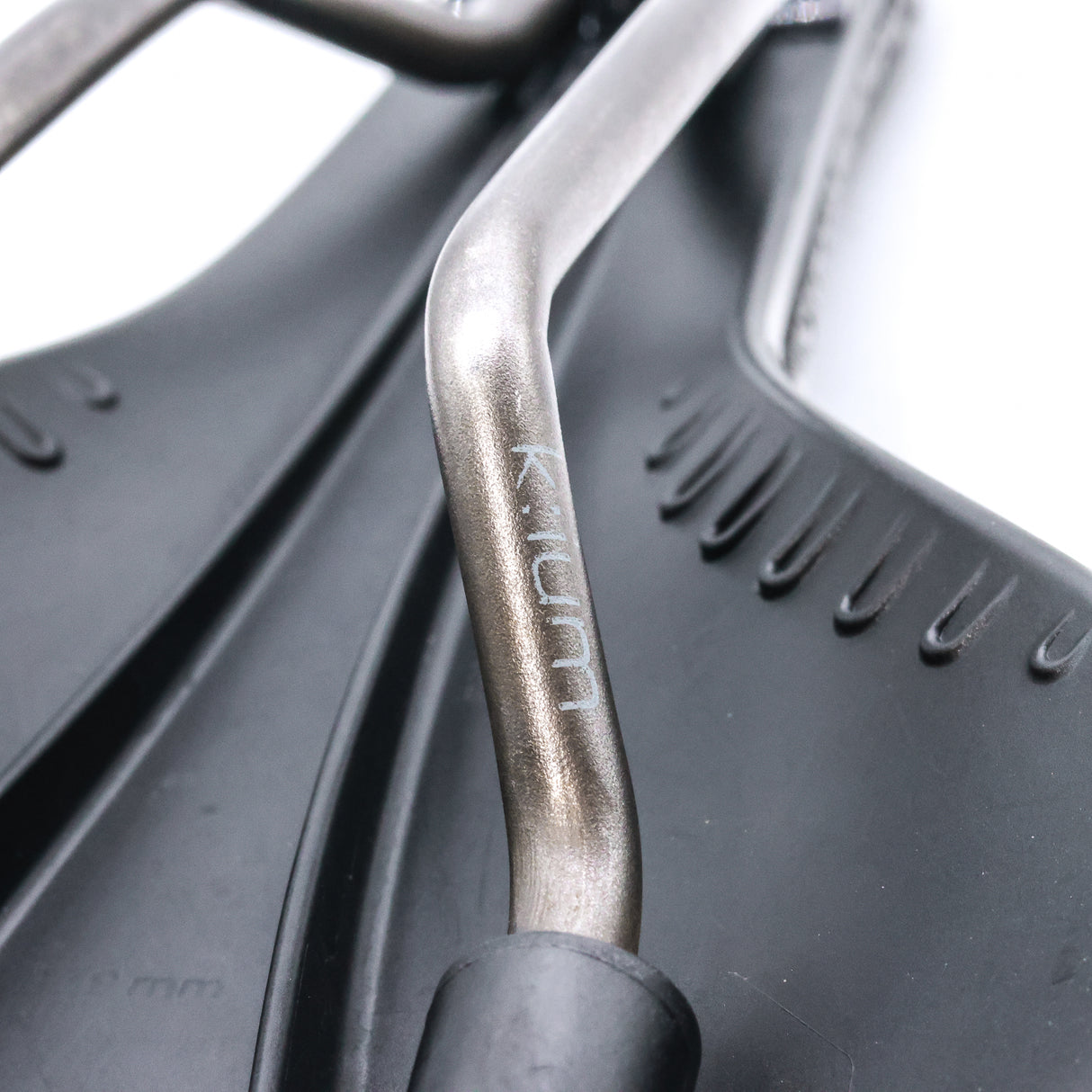 Fizik Antares Versus EVO Adaptive R3 Saddle - 139mm