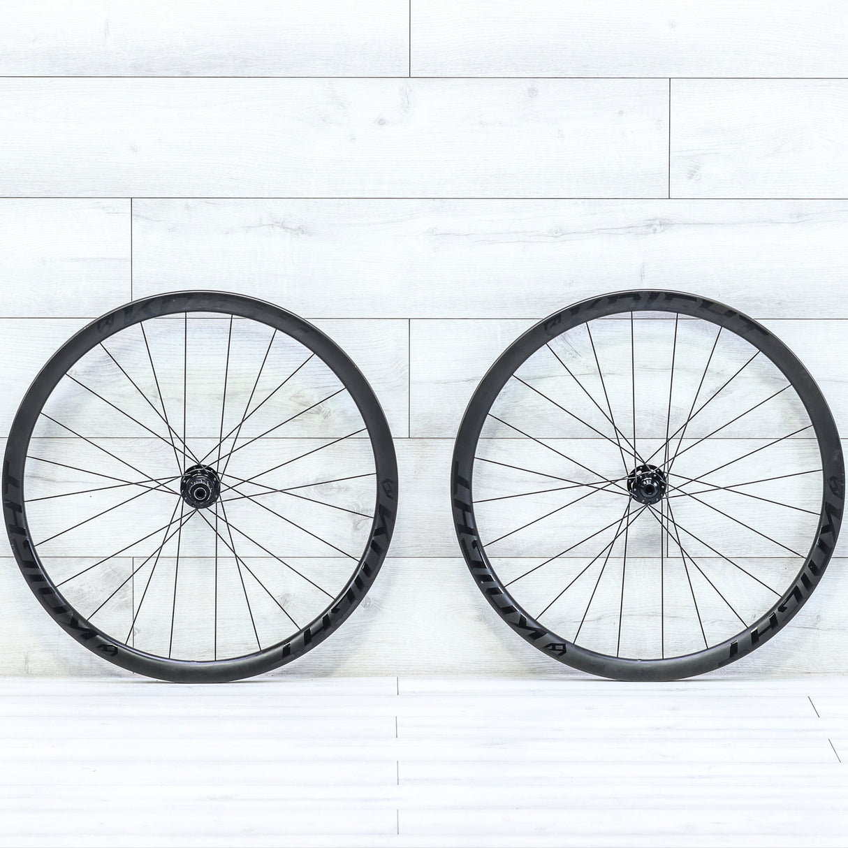 Knight TLA 35 Carbon Center Lock Disc Brake Tubeless Wheelset - 700c, HG 11-Speed