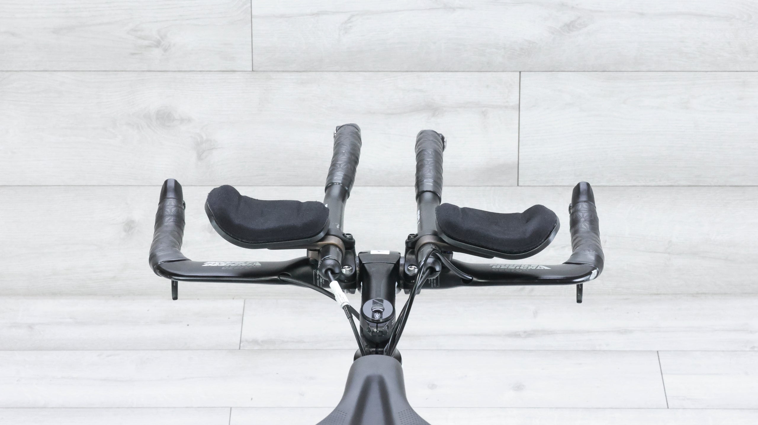 ICS Aero Clip-On Extensions Black Profile Design Bmc Ics Aero Carbon Aero Bars Bmc Ics Aero Clip On Extension Triathlon Bike