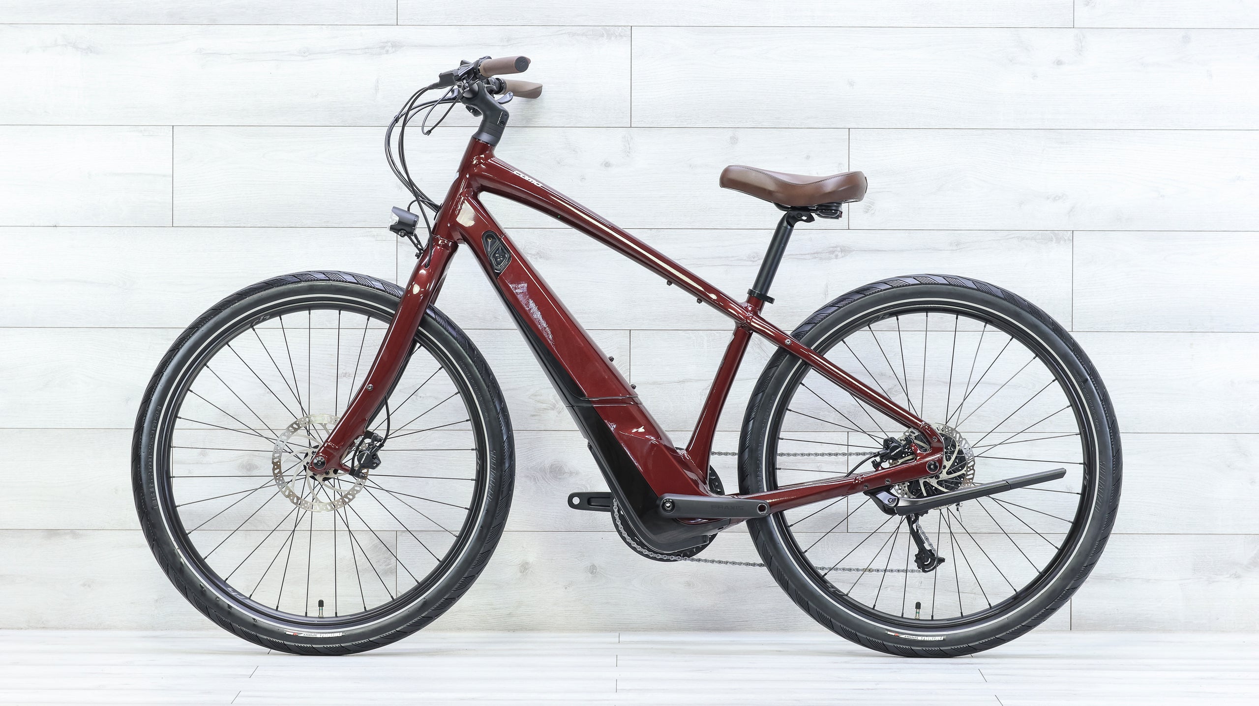 650b urban bike Specialized Turbo Como 3.0 650B Commuter E-Bike