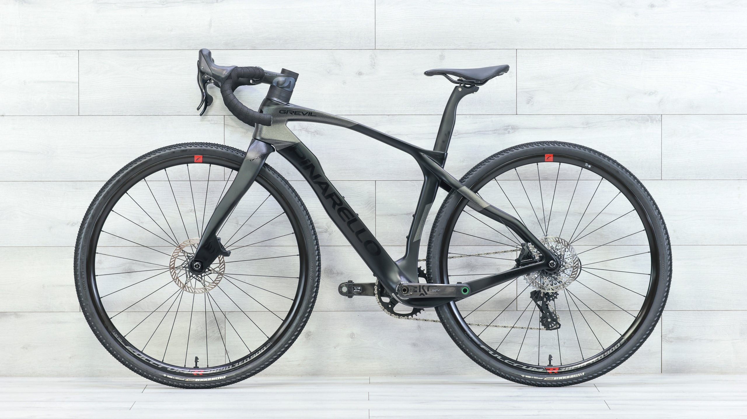 Pinarello Grevil F7 Campagnolo Ekar Gravel Bike