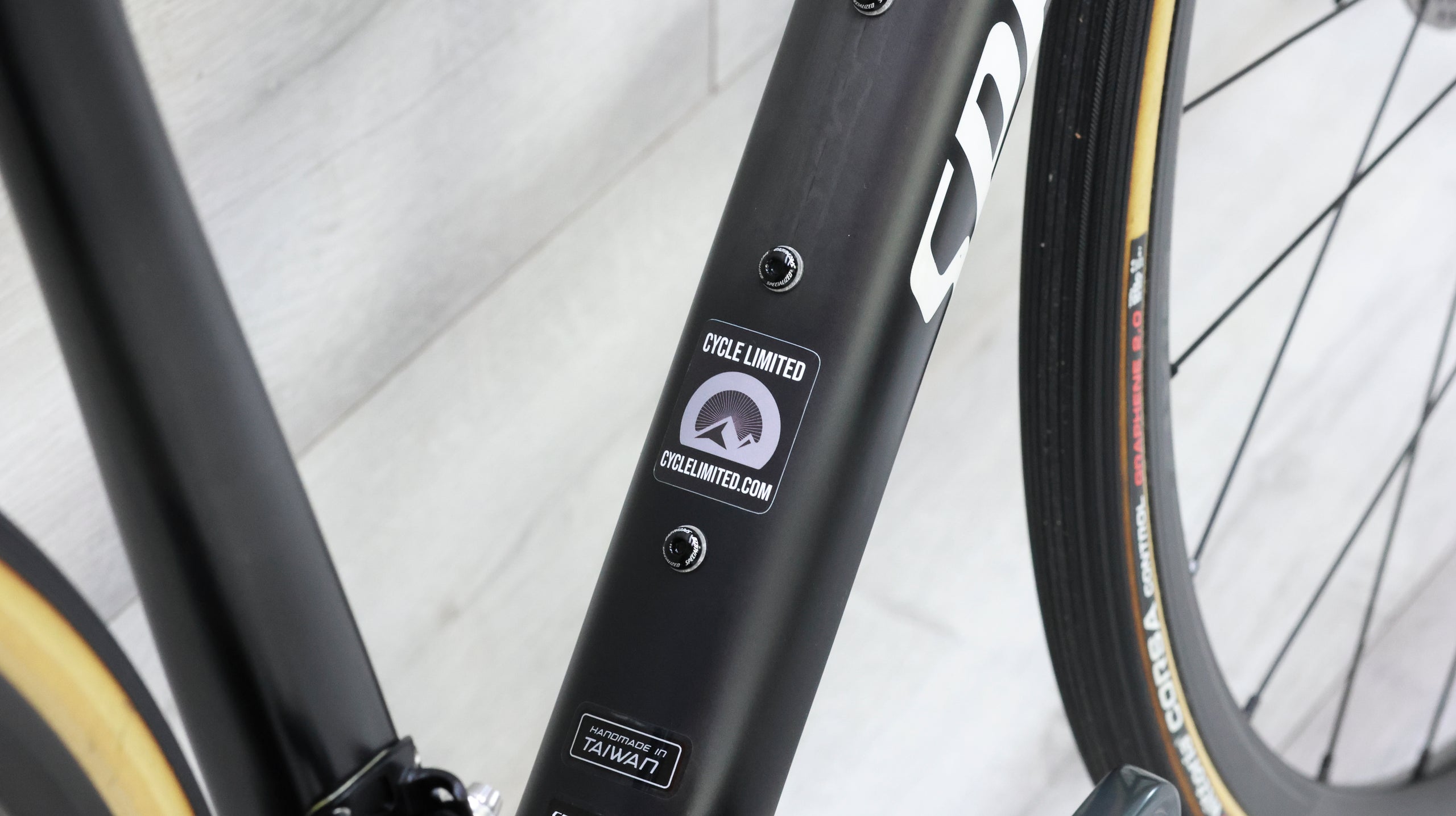 Cple Roubaix Specialized Roubaix Road Bike - 2019, 58cm – Cycle Limited
