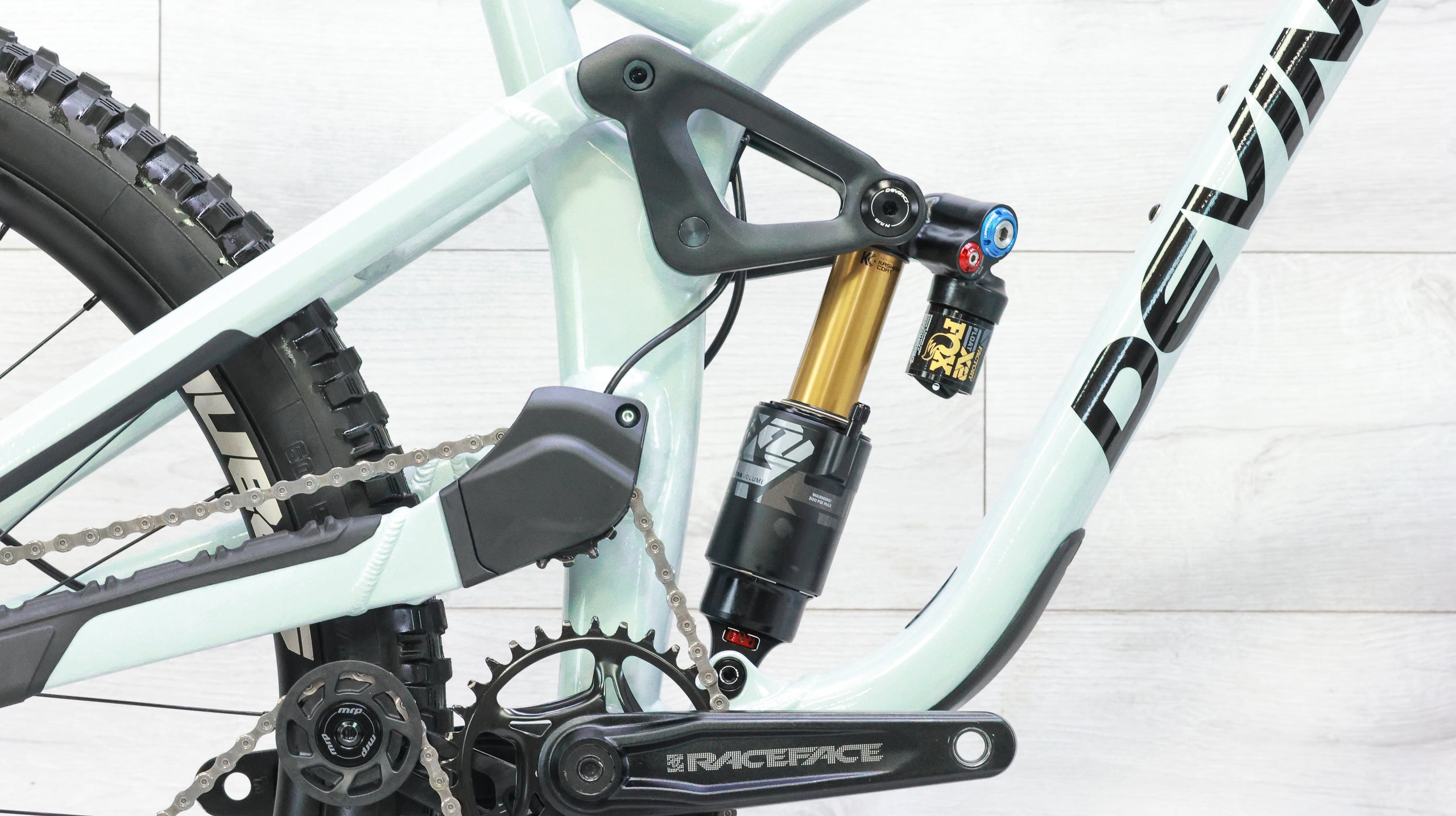 Devinci Chainsaw Factory Mountain Bike