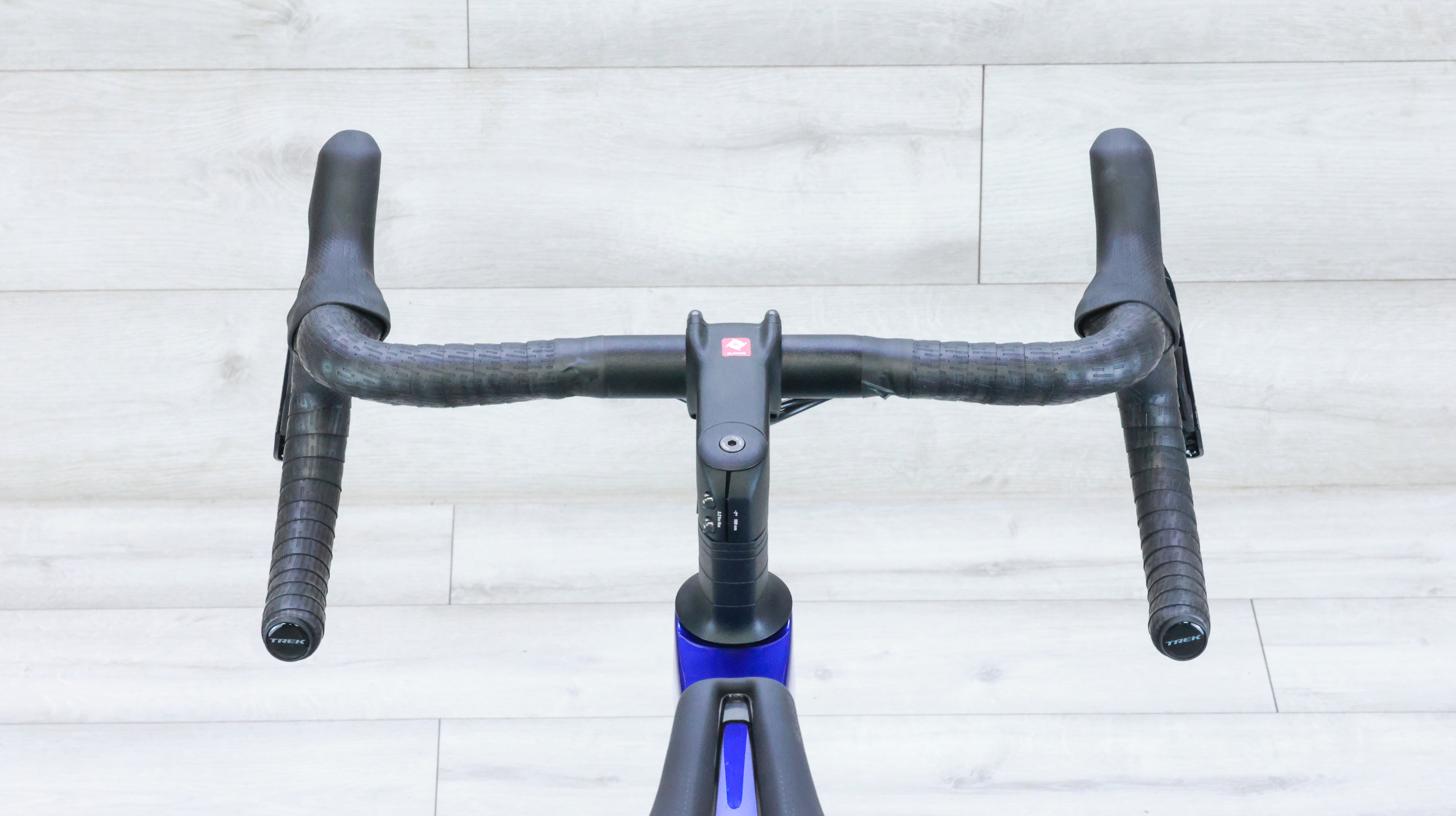 【Trek:Madone SL5 Gen 8】 Mサイズ 新品未使用 Trek Madone SL5 Gen8（マドンSL5 Gen8）