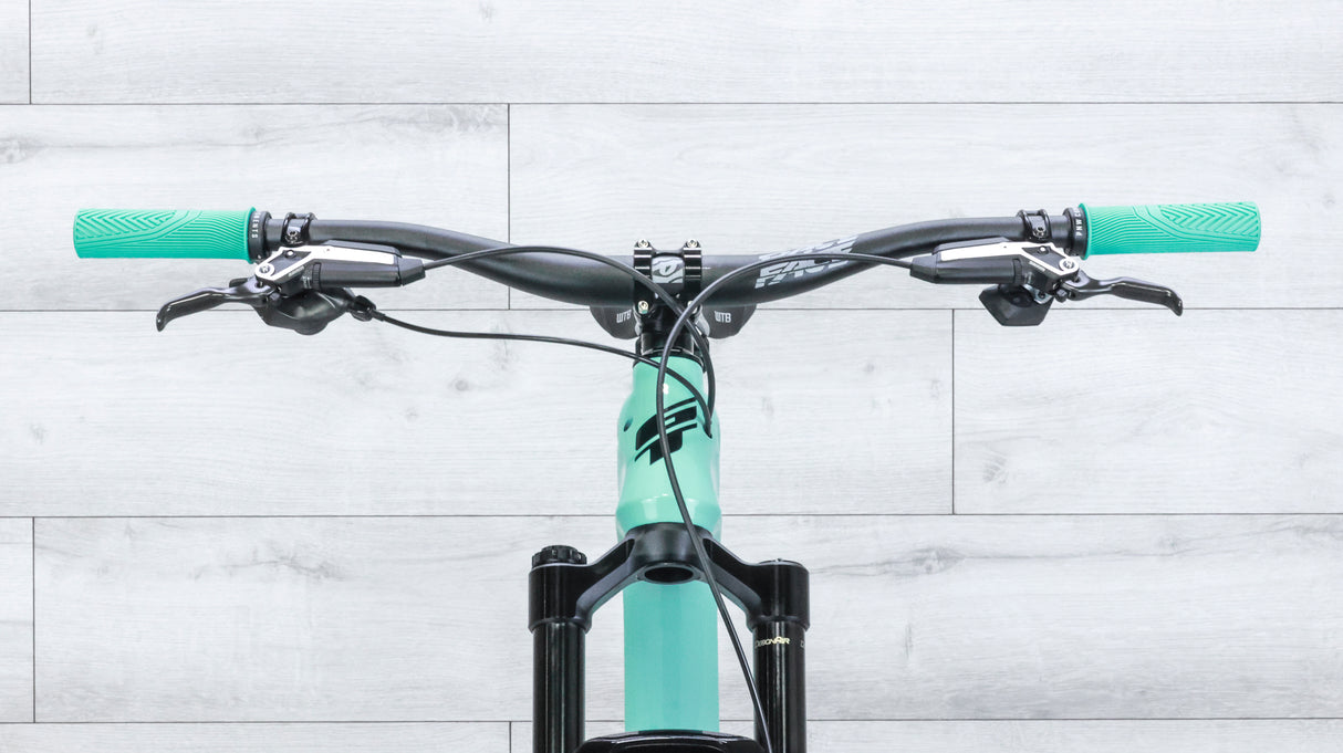 GT Sensor Carbon Pro LE Mountain Bike - 2023, Medium