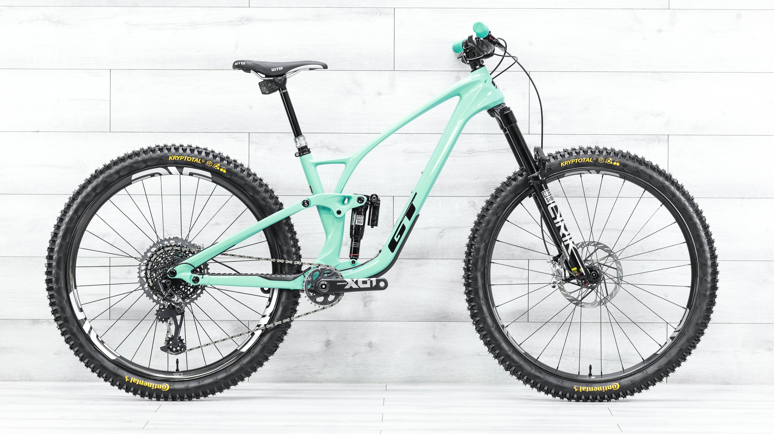 GT Sensor Carbon Pro LE Mountain Bike