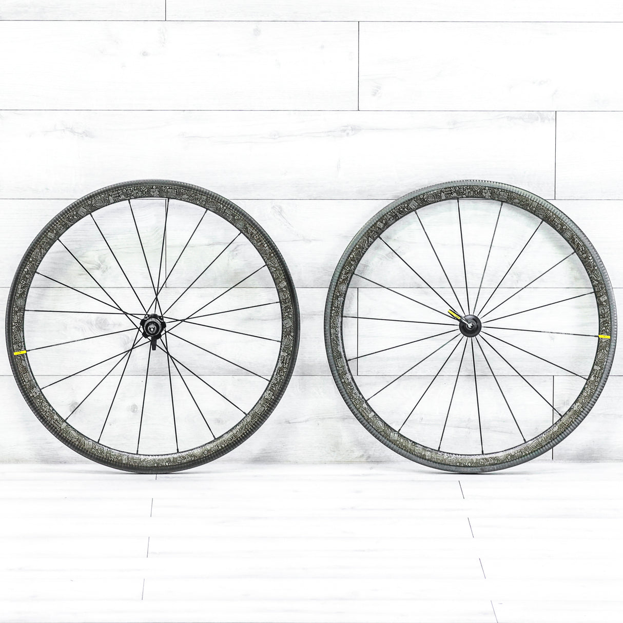 Mavic Cosmic Pro Carbon UST TDF Edition Wheelset – 700c, Rim Brake, Tubeless, HG 11-Speed