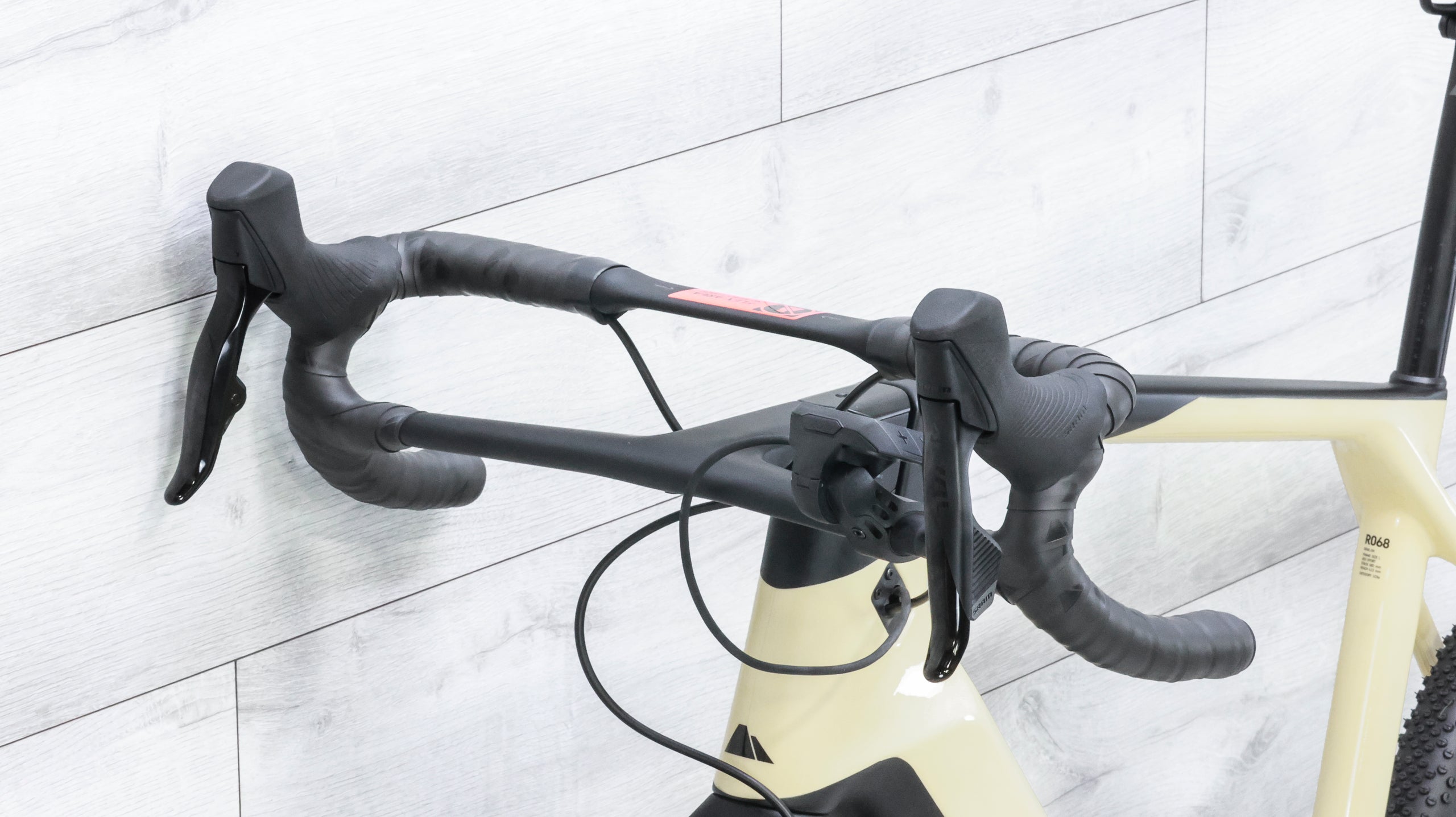 canyon e gravel bike 2024 Canyon Grail:ON CF 7 AXS Gravel E-Bike