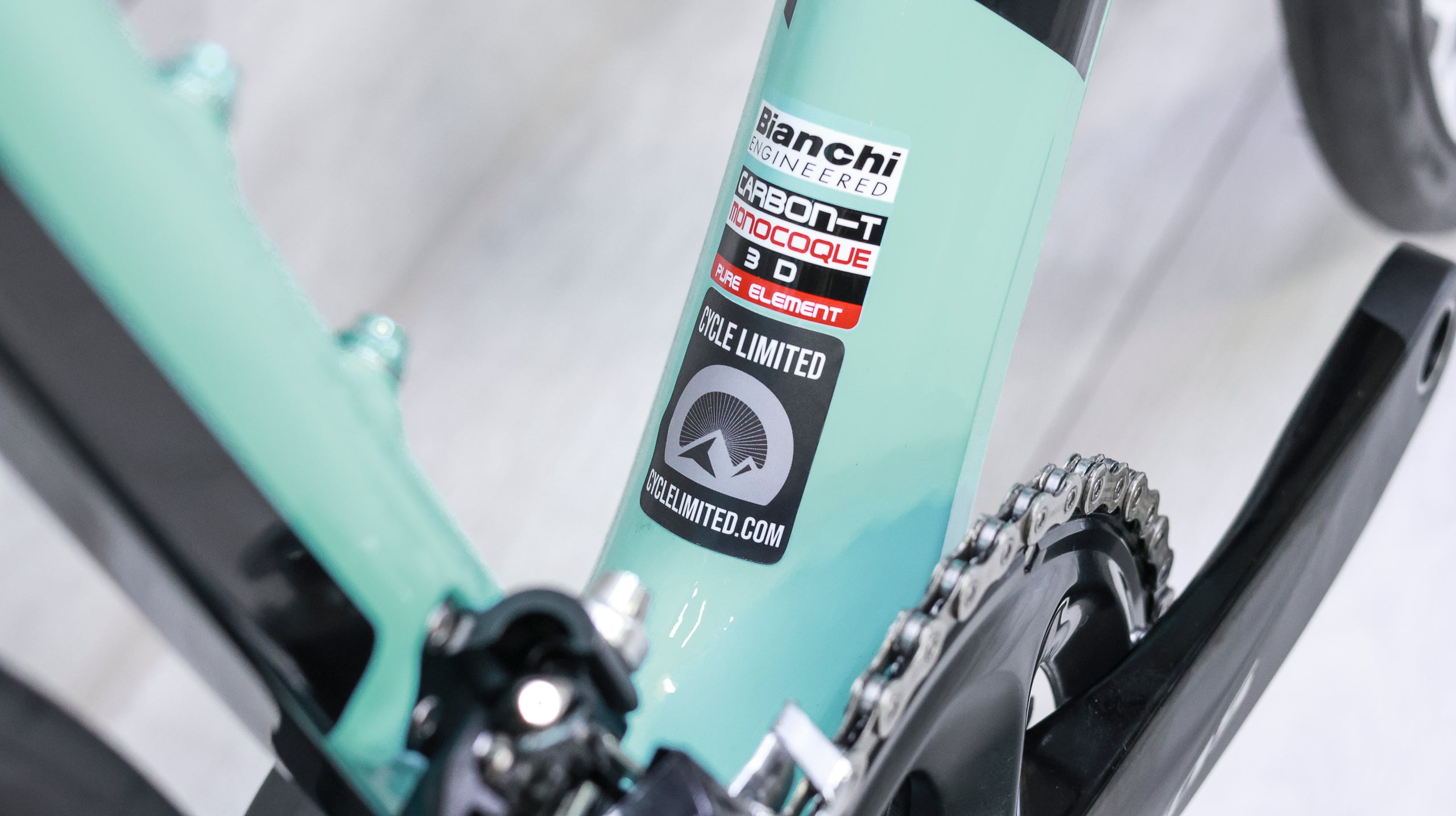 Bianchi Infinito CV Disc Road Bike