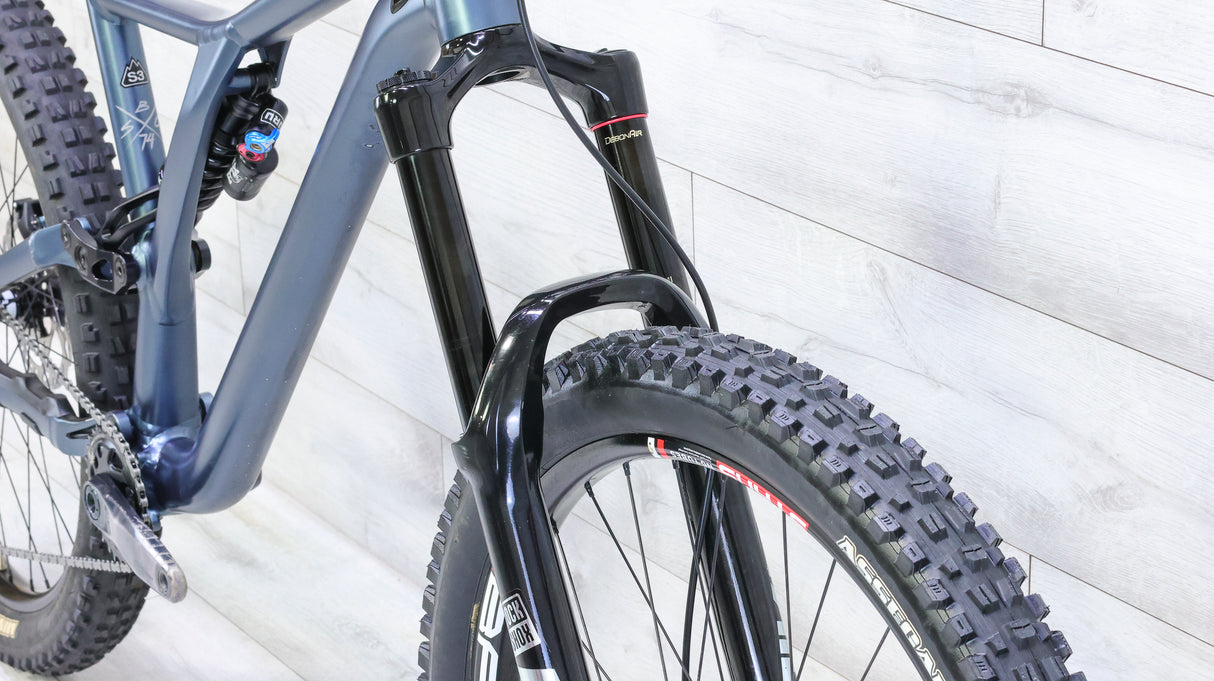 Specialized Stumpjumper EVO Alloy Mountain Bike - 2020, Medium (S3)