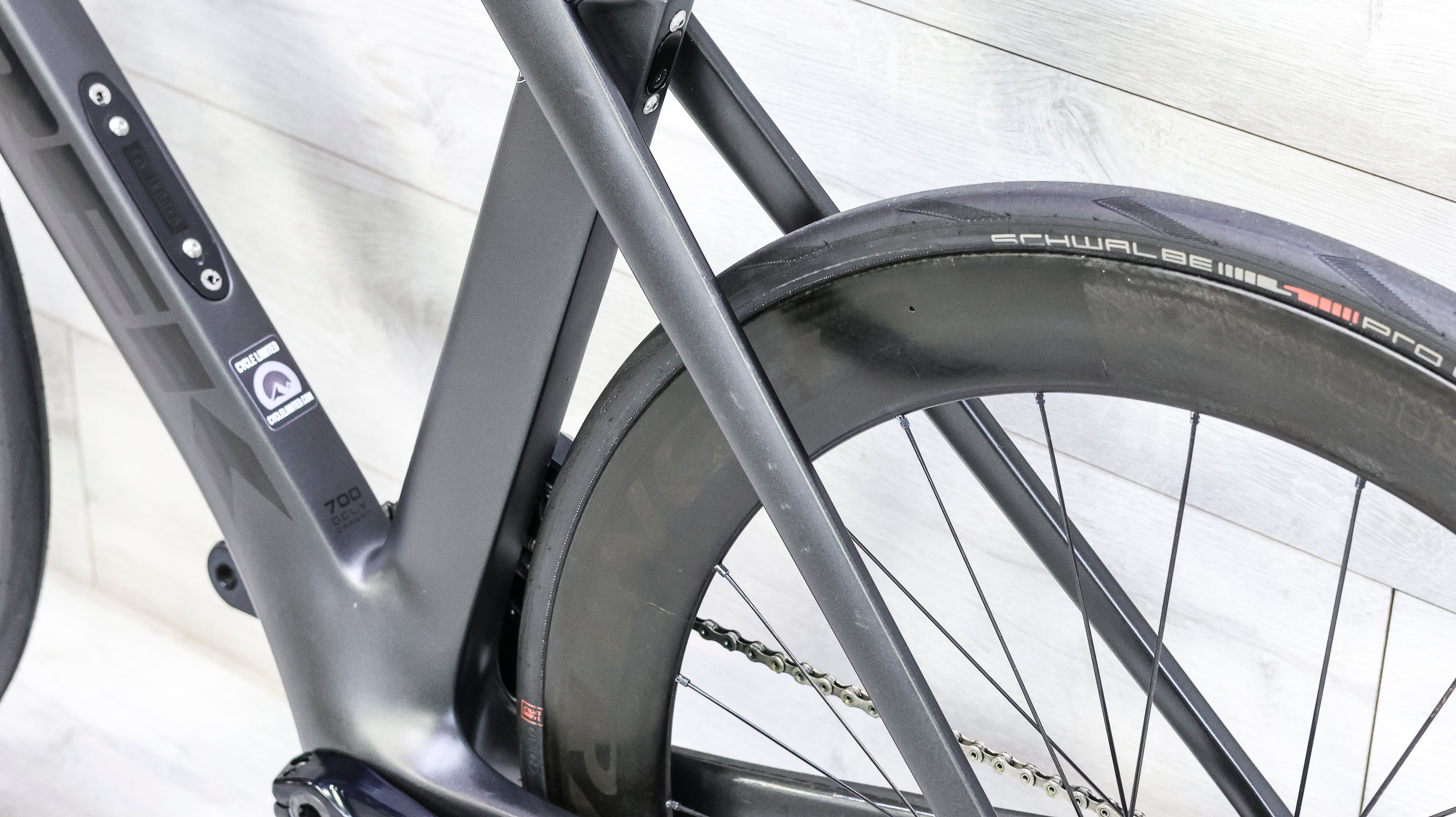 Trek Madone SLR 9 Disc Dura-Ace Di2 Project One Road Bike - 2020 Trek Madone SLR 9 Disc Dura-Ace Di2 Project One Road Bike - 2020