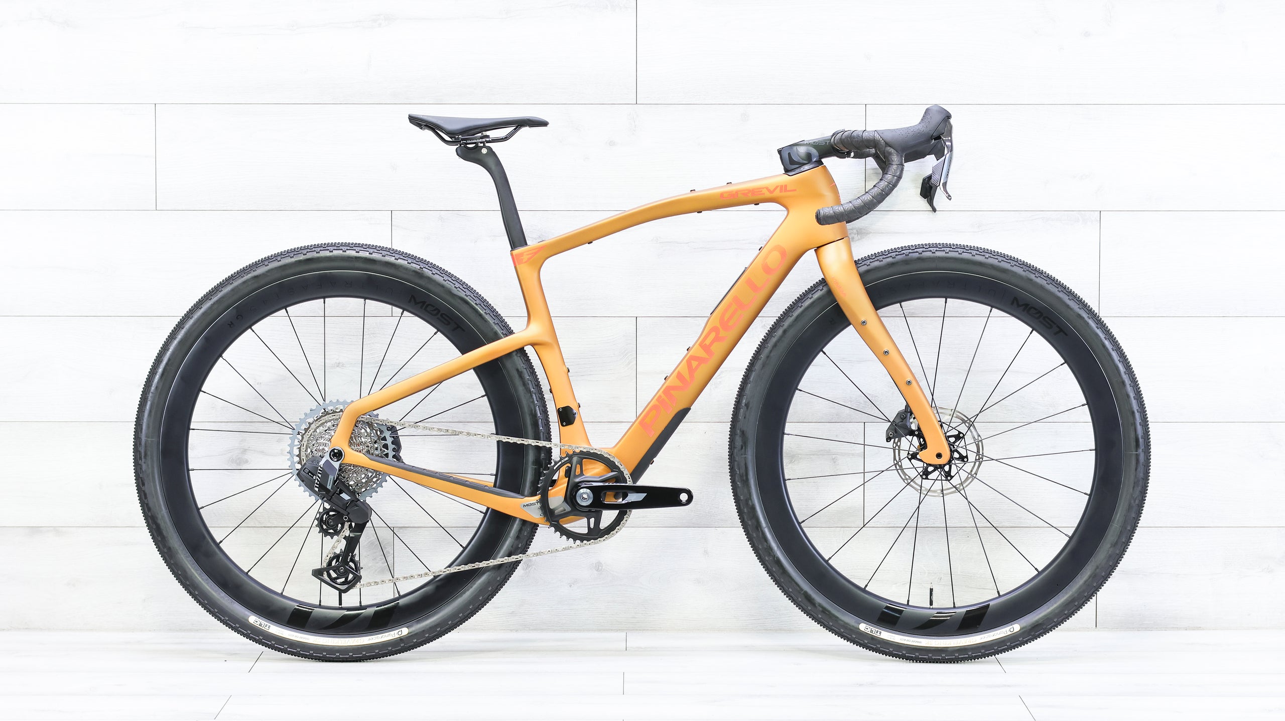 pinarello gravel bike Pinarello Grevil F5 Rival AXS Gravel Bike