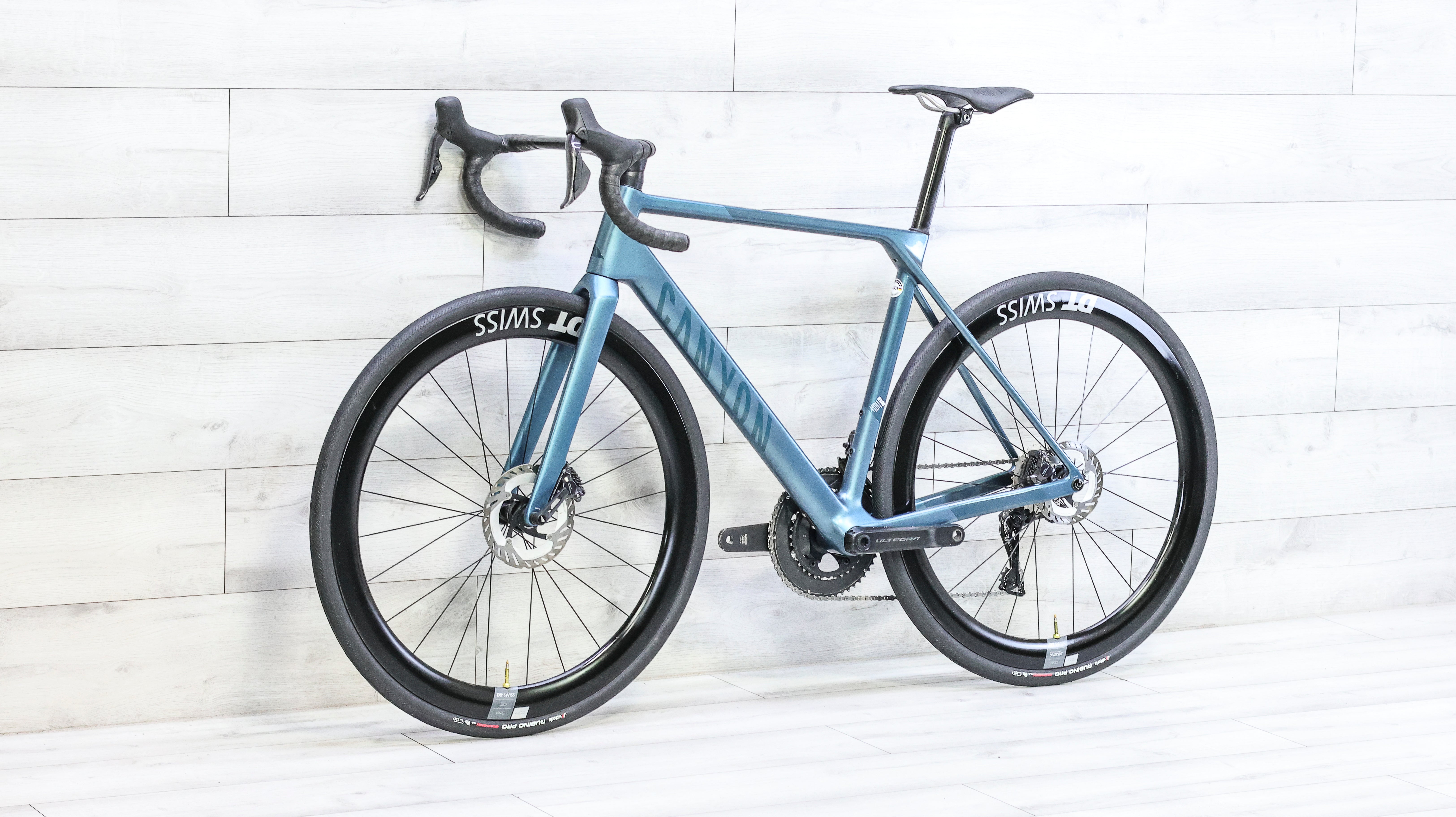 Canyon Ultimate CF SLX 8 Di2 Road Bike - 2024, Medium – Cycle Limited