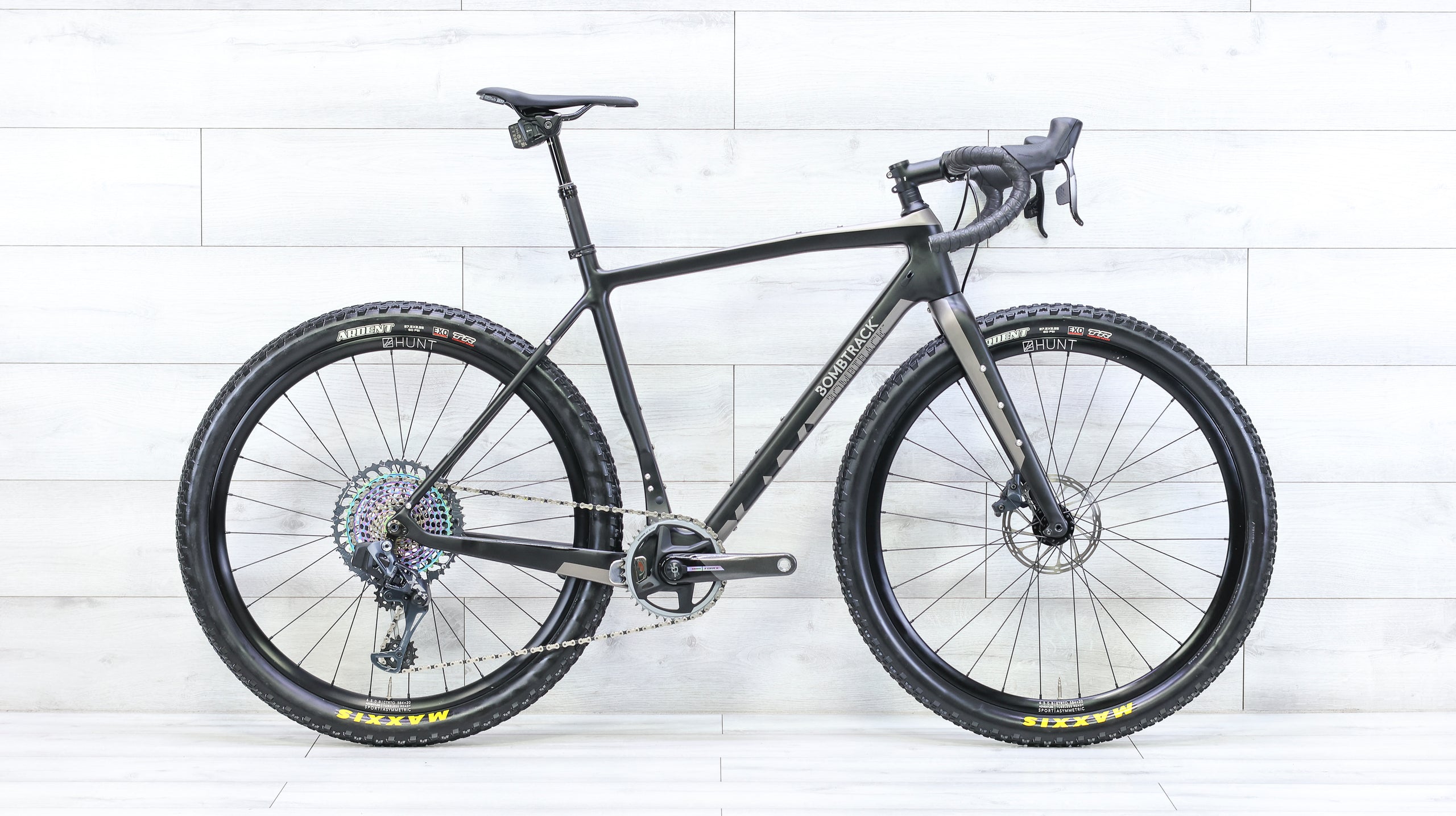 Bombtrack Hook EXT-C X01 AXS Gravel Bike