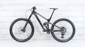 Trek Slash 9.8 Mountain Bike - 2021, Med/Large