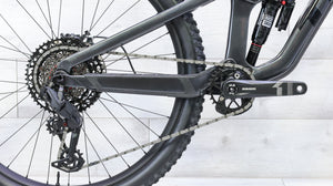 Trek Slash 9.8 Mountain Bike - 2021, Med/Large