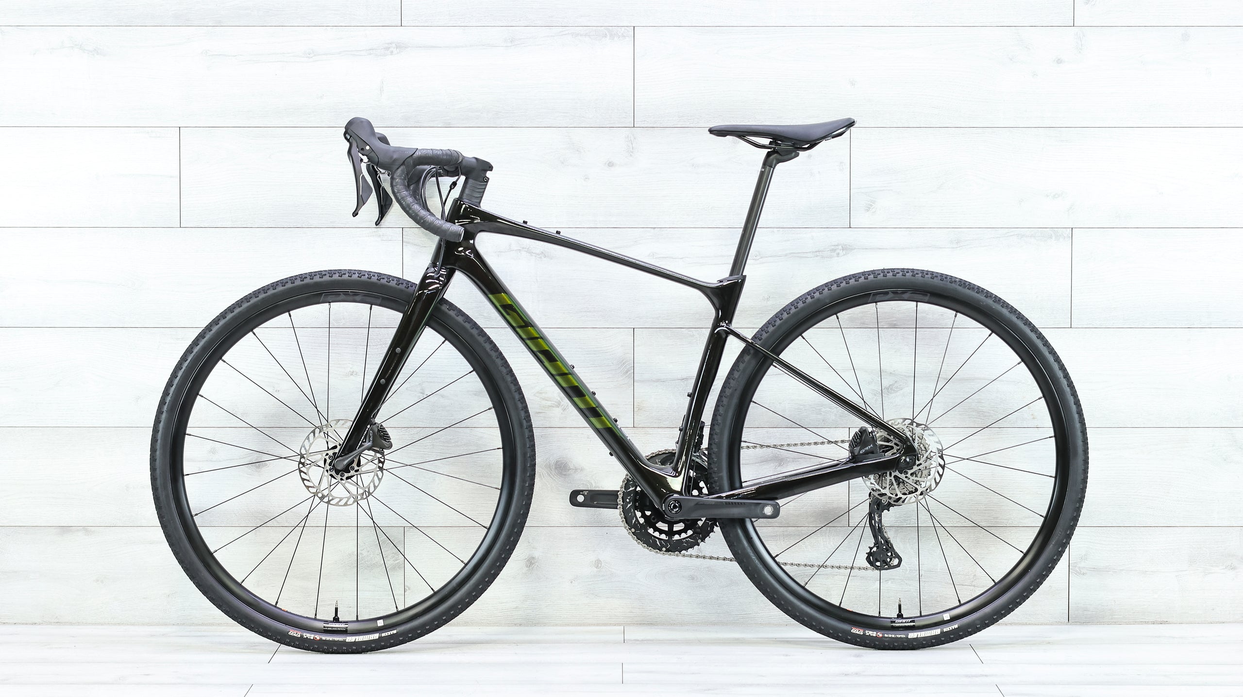 Giant Revolt Advanced 2 Gravel Bike