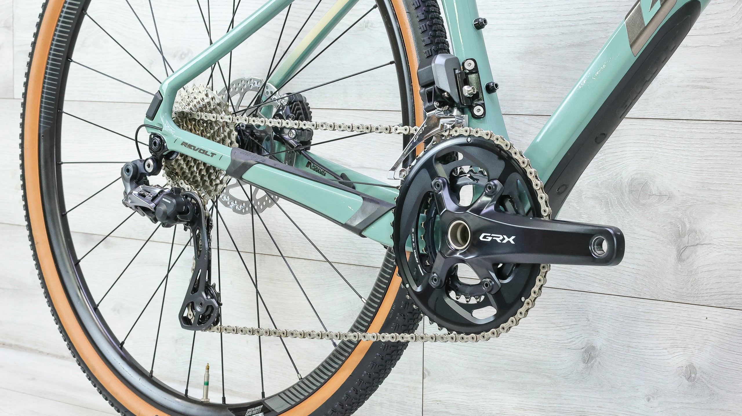 Giant Revolt Advanced 0 GRX Di2 Gravel Bike