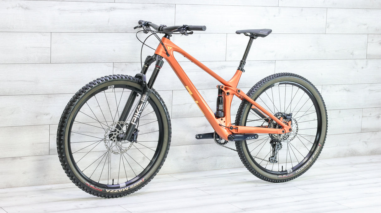 YT Izzo 29 CORE 2 CF Mountain Bike - 2025, Large