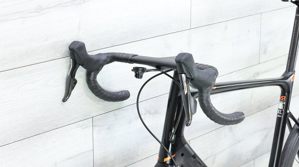 Giant Defy Advanced 1 Rival eTap AXS Road Bike - 2017, X-Large