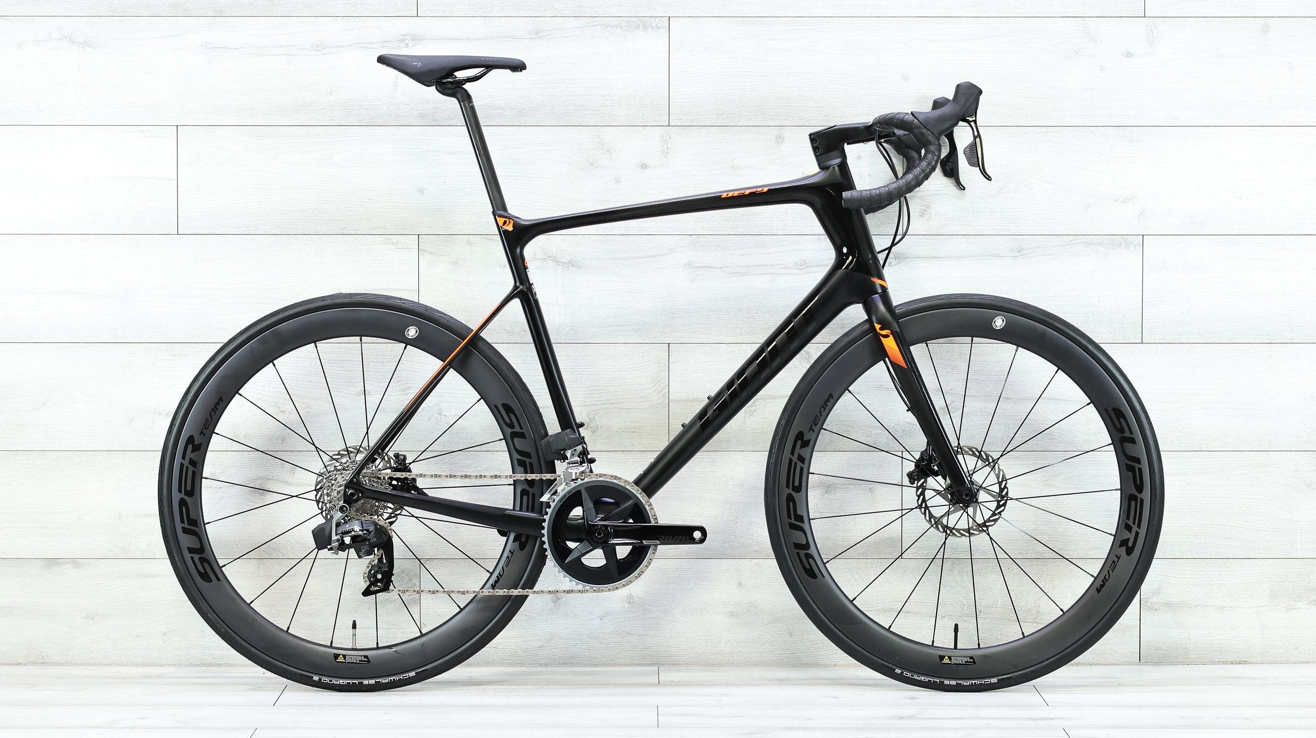 Giant Defy Advanced 1 Rival eTap AXS Road Bike Giant Defy Advanced 1 Rival eTap AXS Road Bike
