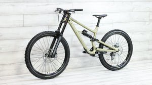 Specialized Status 2 170 DH Mountain Bike - 2024, Large (S4)