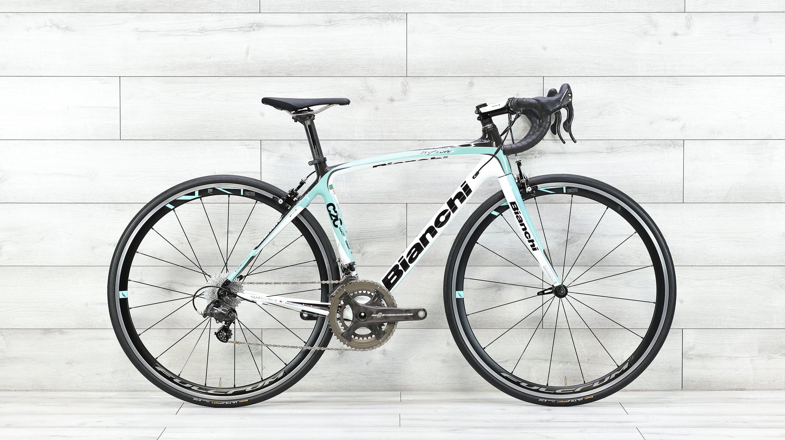 bianchi 50 cm road bike Oltre Comp Shimano 105 Di2 Disc 2025, Size 50cm Cycle Exchange making it a very attractive road bike in its price class Bianchi M alloy. Shimano Ultegra