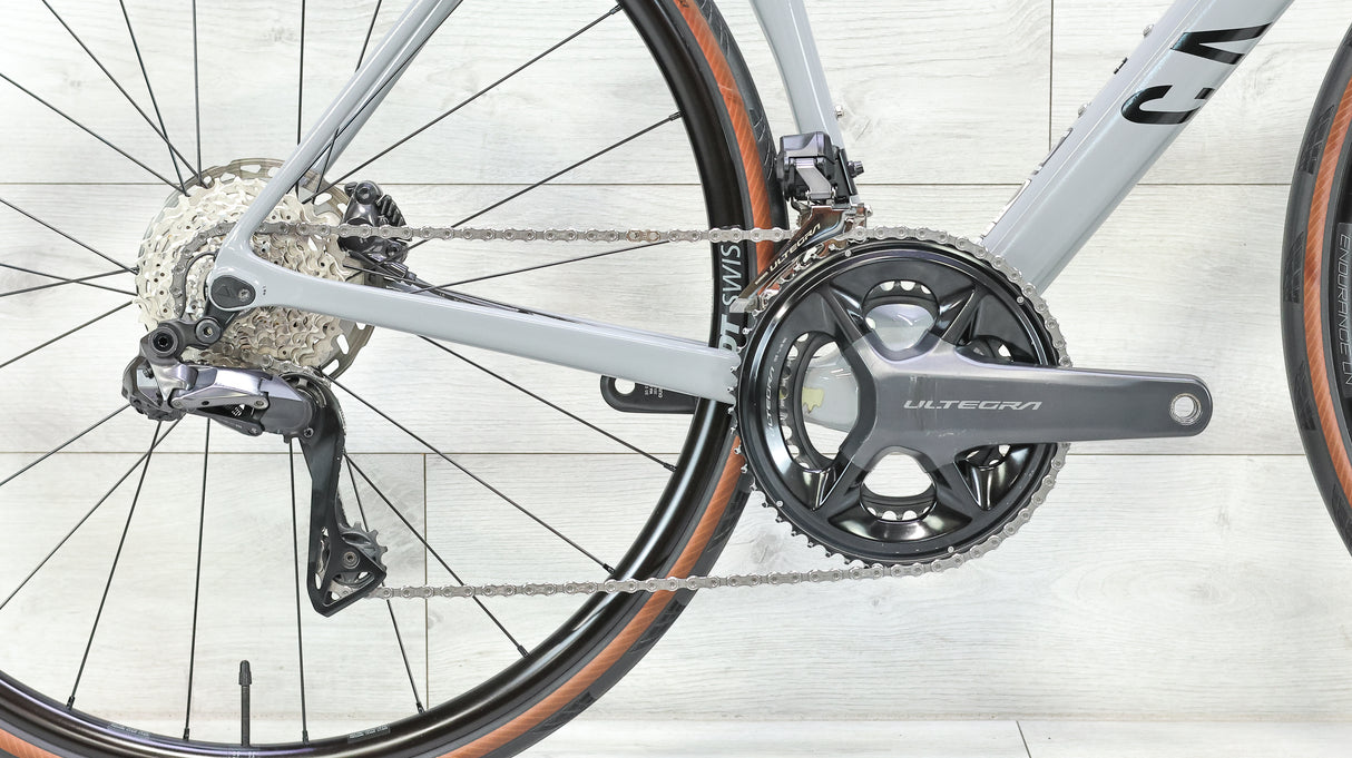 Canyon Ultimate CF SL 8 Disc Di2 Road Bike - 2022, Medium