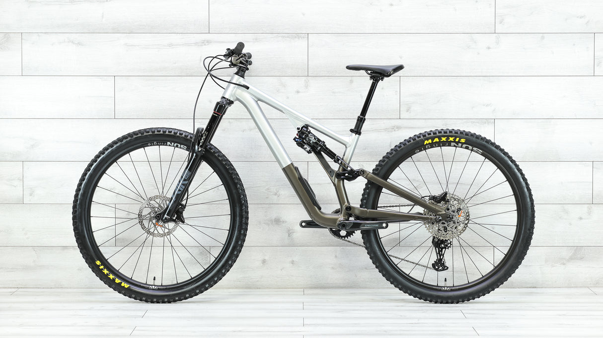 Specialized Stumpjumper EVO Mountain Bike - 2022, Medium (S3)