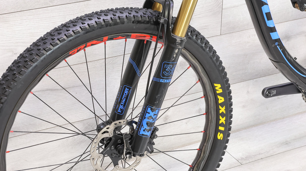Pivot Mach 4 Shimano XTR Mountain Bike - 2019, Large