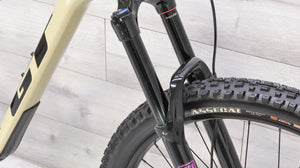 GT Force Carbon Elite Mountain Bike - 2023, Medium