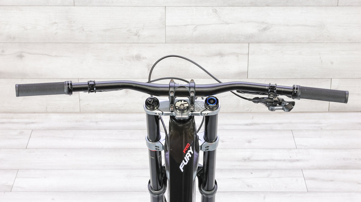 GT Fury Carbon Pro 29 Downhill Mountain Bike - 2019, Large