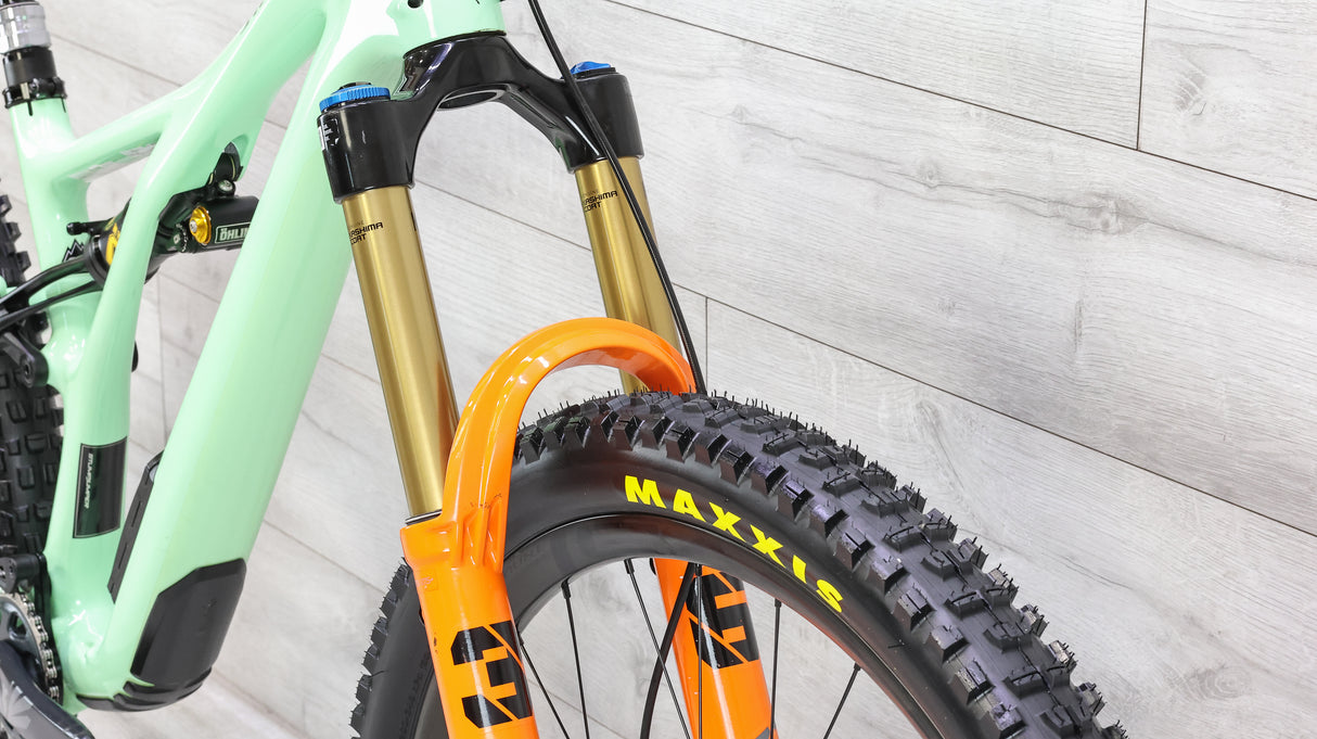 Specialized Stumpjumper Pro Mountain Bike - 2022, Medium (S3)