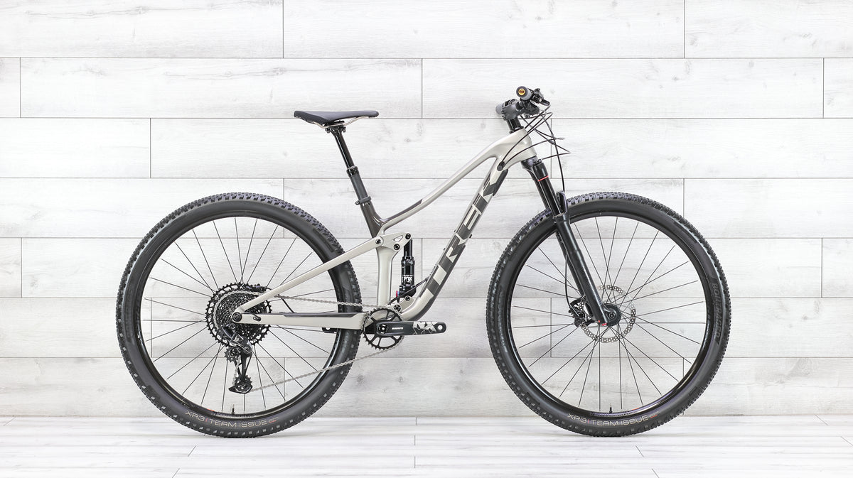 Trek Top Fuel 9.7 Mountain Bike - 2021, Small