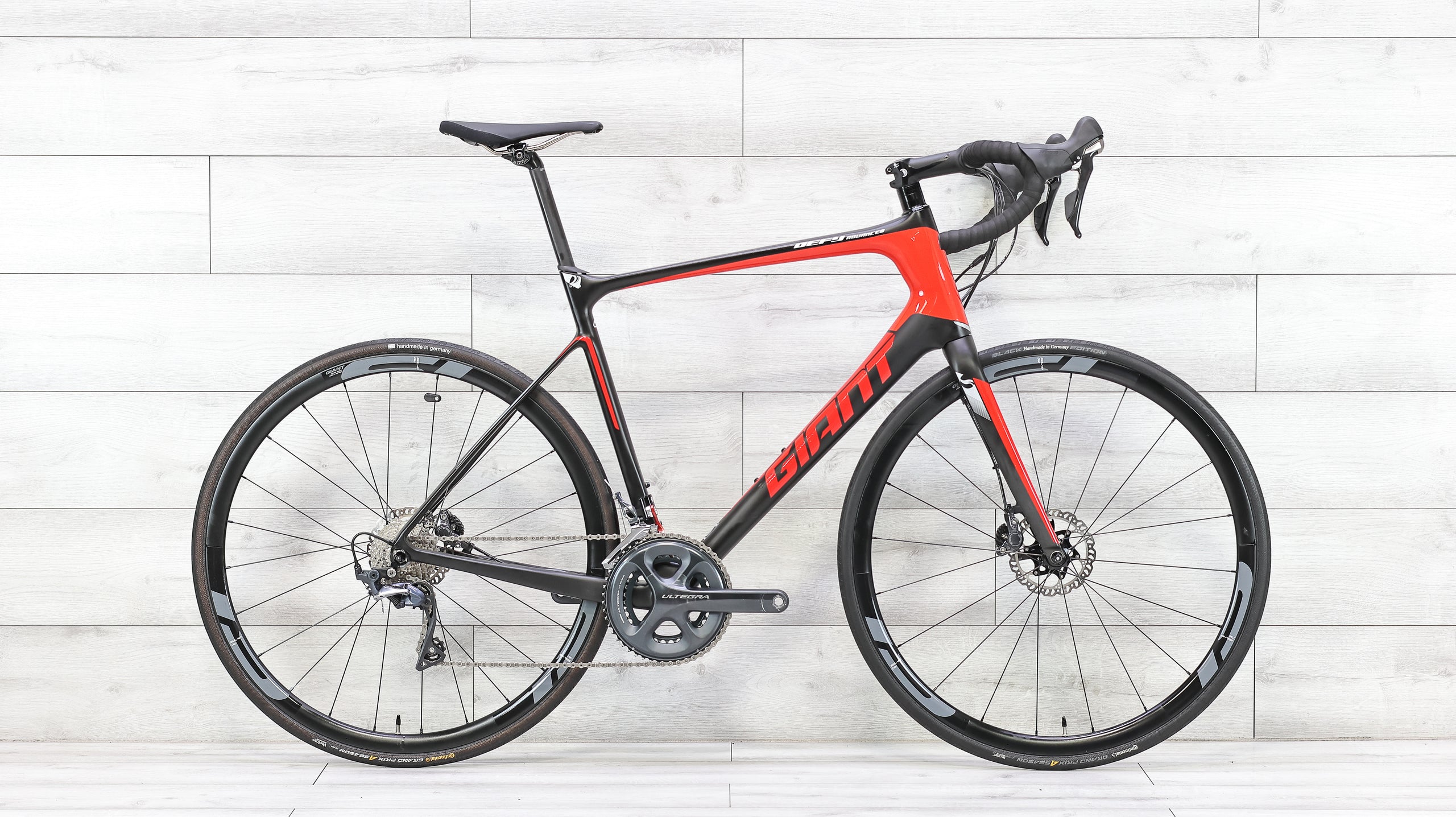 Giant Defy Advanced Pro 1 Road Bike