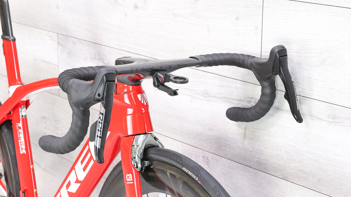 Trek Madone 9 Red eTap AXS Race Shop Limited Road Bike - 2017, 52cm