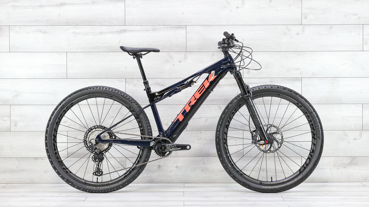 Trek E-Caliber 9.8 XT Mountain E-Bike - 2022, Medium