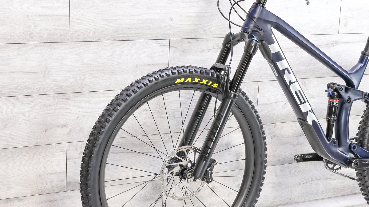Trek Fuel EX 9.7 Mountain Bike - 2022, Med/Large