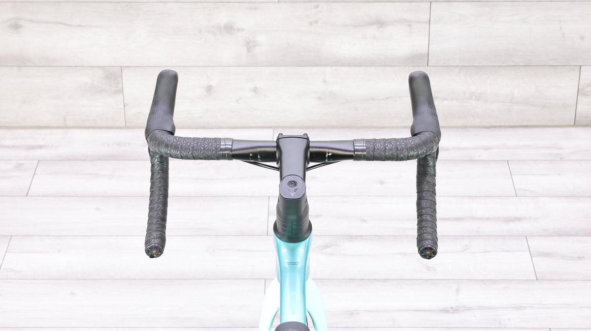 Bianchi Oltre Race 105 Di2 Road Bike - 2024, 53cm