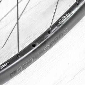Bontrager Aeolus Pro 3 TLR Carbon Disc Wheelset – 700c, Tubeless, Center Lock, HG 11-Speed