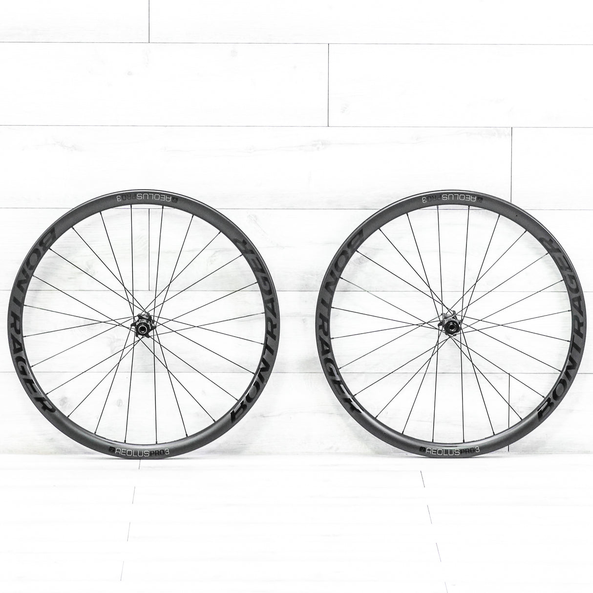 Bontrager Aeolus Pro 3 TLR Carbon Disc Wheelset – 700c, Tubeless, Center Lock, HG 11-Speed