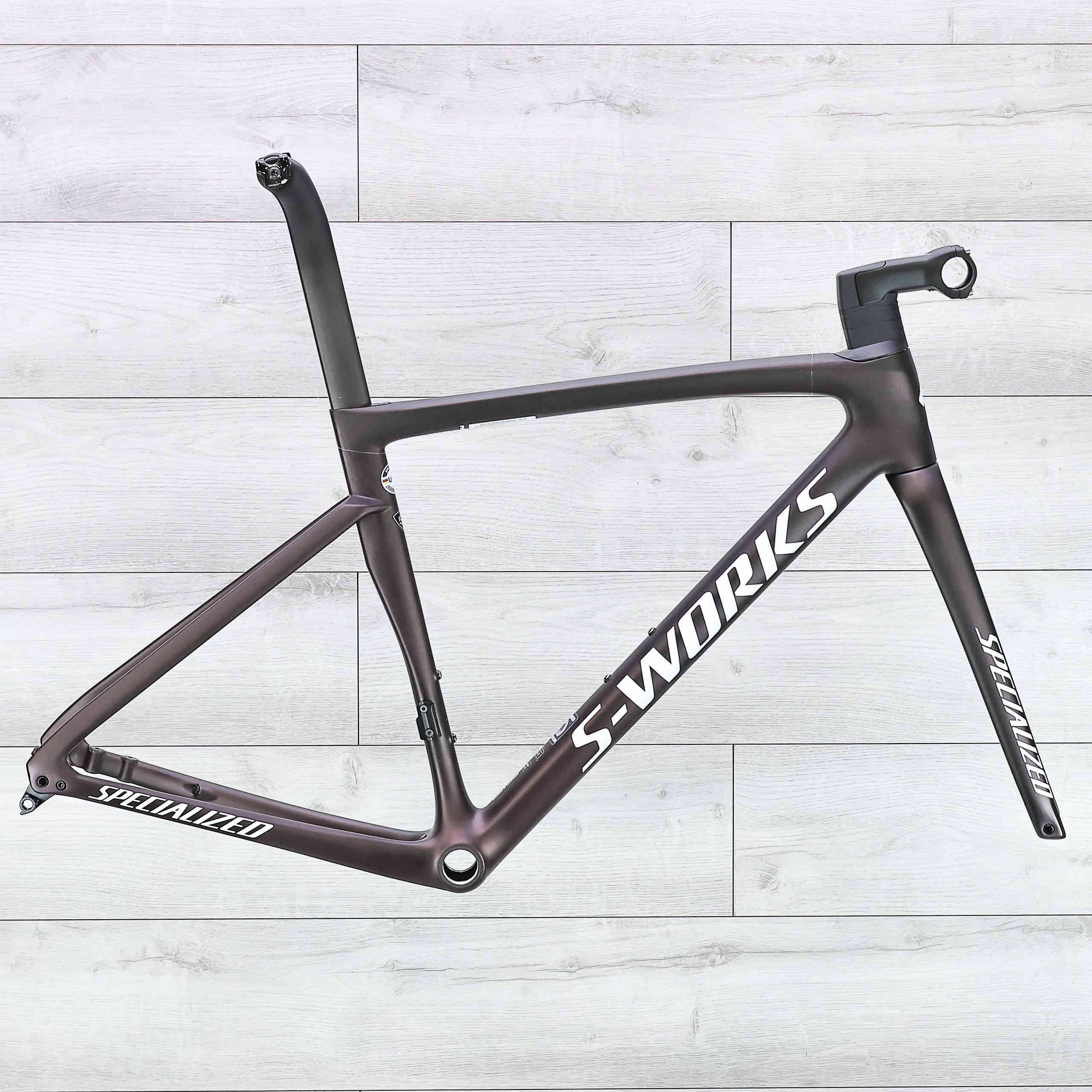 F32289_24SpclTarmcFrameset_1_o
