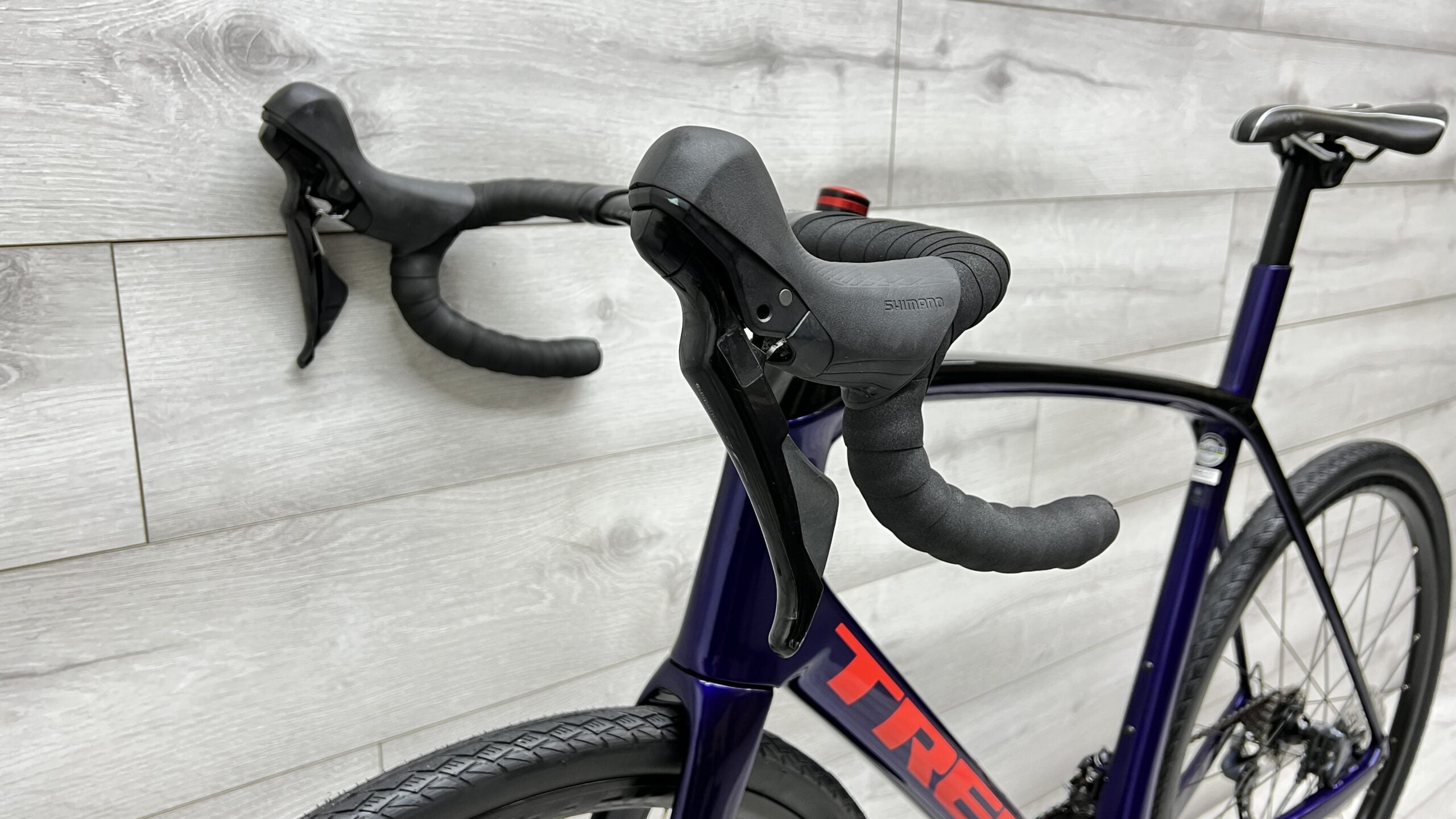 Vélo Trek Domane Sl6 Purple Abyss Trek Domane SL Disc Carbon Road