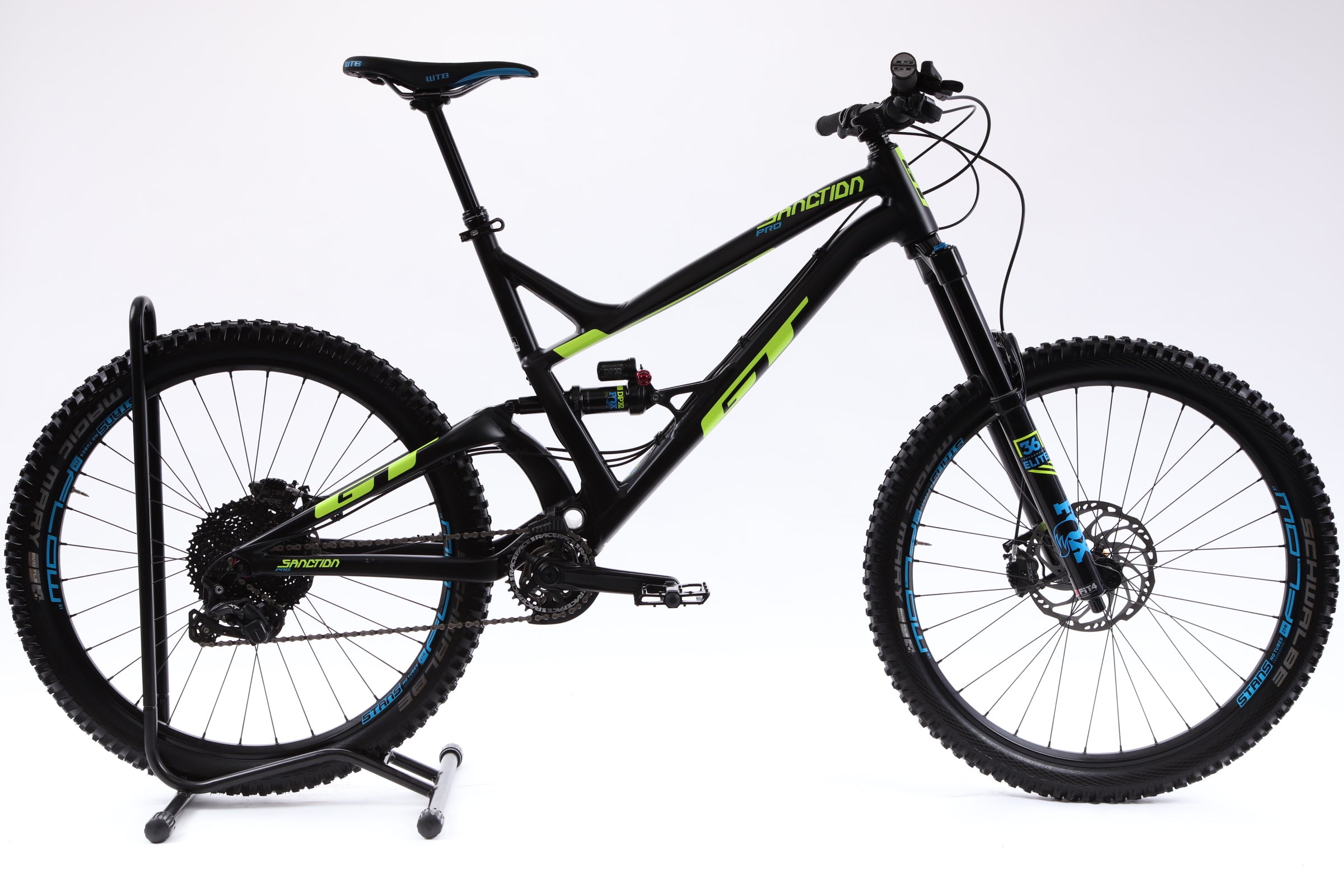 2018 gt bicycles 2018 GT SANCTION PRO Mountain Bike